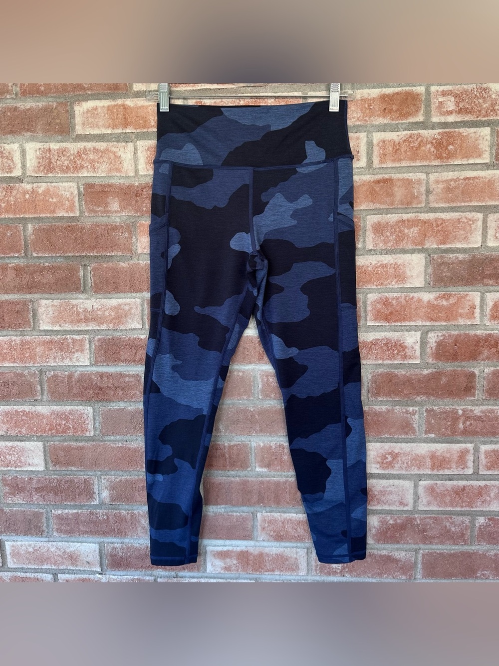 Offline Aerie Camo The Hugger Leggings Women’s Large Blue Camouflage Athletic